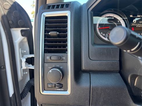 Used 2024 RAM 1500 Classic SLT image 20