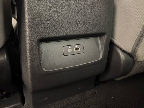 Used 2022 Nissan Frontier SV w/ Technology Package image 28