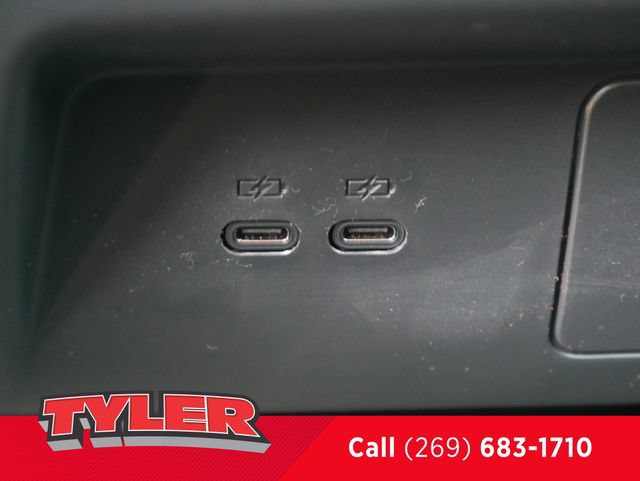 New 2027 Chevrolet Traverse LT w/ LPO, Floor Liner Package AWD/4WD image 43