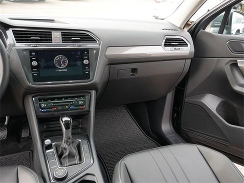 Certified 2024 Volkswagen Tiguan SE image 23