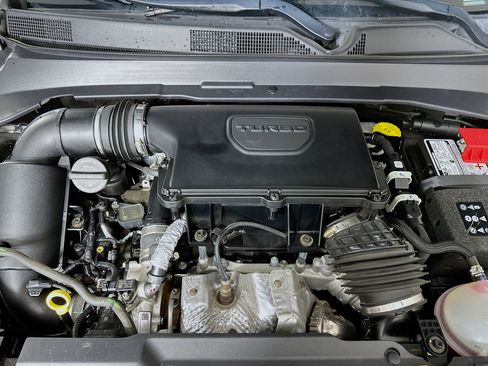 Used 2023 Jeep Compass Latitude image 32