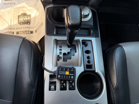 Used 2019 Toyota 4Runner SR5 Premium AWD/4WD image 23