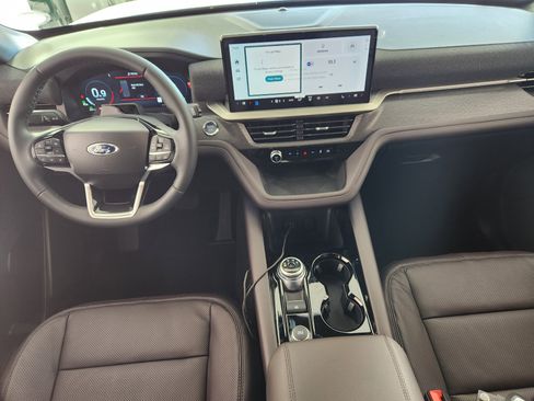 New 2026 Ford Explorer Platinum w/ LUX Leather Package image 13