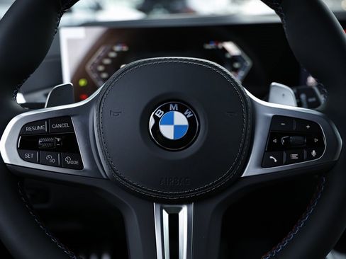 New 2026 BMW X5 M60i w/ Climate Comfort Package image 33