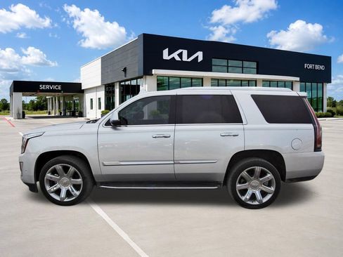 Used 2020 Cadillac Escalade Luxury RWD image 8