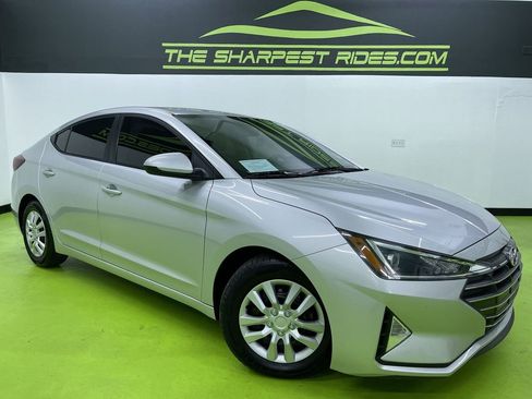 Used 2019 Hyundai Elantra SE image 1