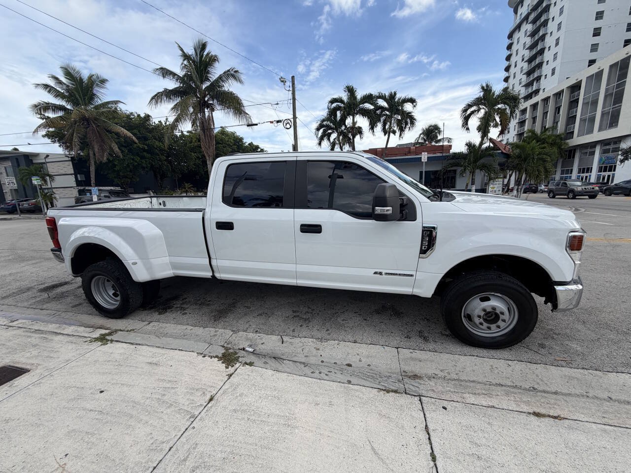 Used 2022 Ford F350 XL w/ Power Equipment Group AWD/4WD image 5
