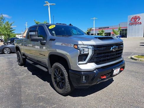 Used 2025 Chevrolet Silverado 2500 LT w/ Trail Boss Package AWD/4WD image 5