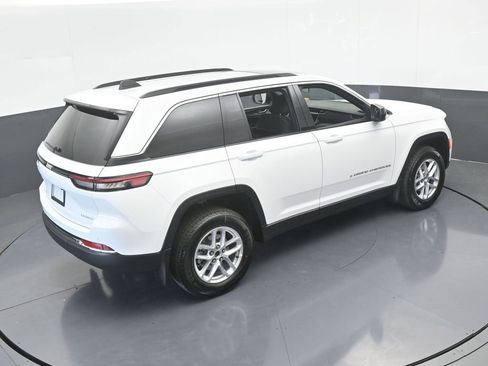 Used 2025 Jeep Grand Cherokee Laredo X RWD image 47