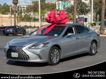 Used 2022 Lexus ES 300h w/ Accessory Package