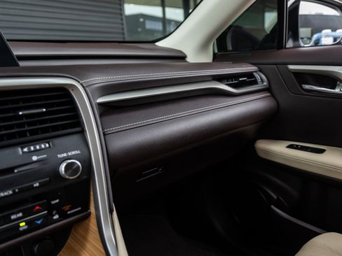 Used 2018 Lexus RX 350L FWD image 29