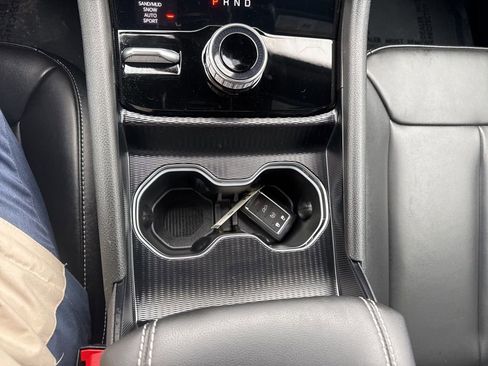 Used 2024 Jeep Grand Cherokee Limited image 17