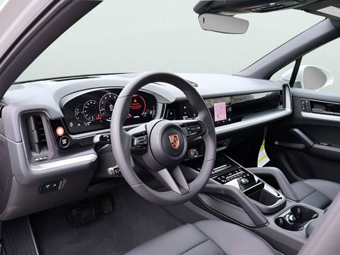 New 2026 Porsche Cayenne AWD/4WD image 4