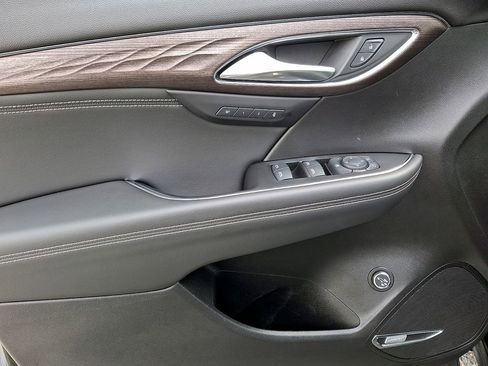 Used 2023 Buick Envision Avenir image 13