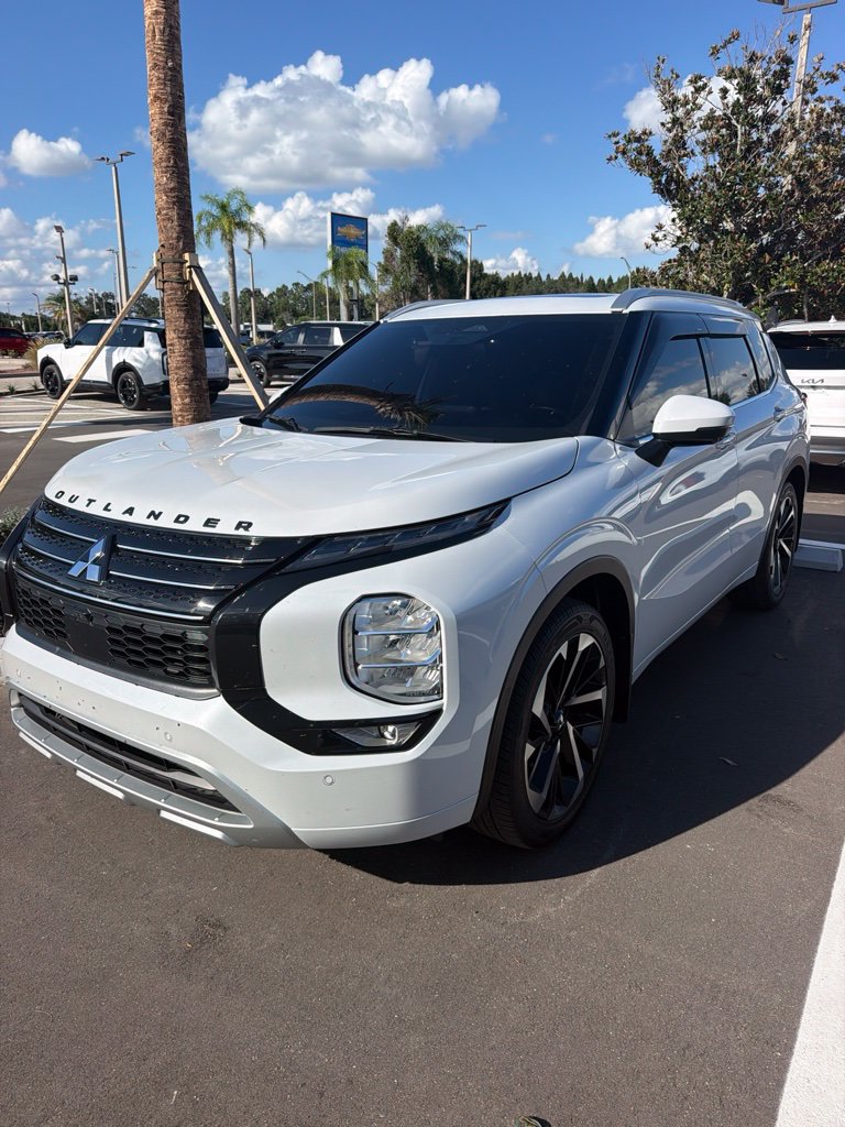 Used 2024 Mitsubishi Outlander SEL FWD image 3