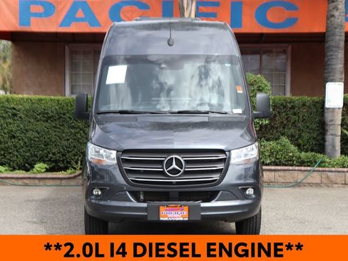 Used 2024 Mercedes-Benz Sprinter 2500 image 3