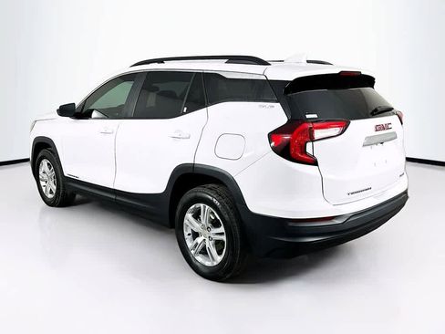 Used 2022 GMC Terrain SLE w/ Driver Convenience Package image 4