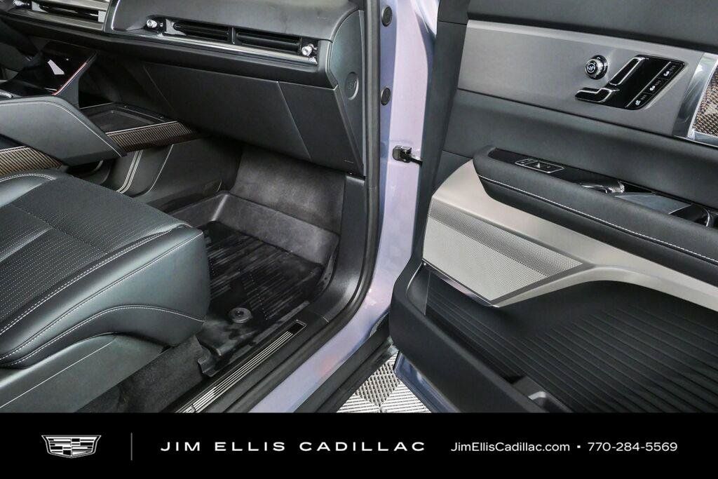 Certified 2026 Cadillac Vistiq Luxury w/ LPO, Floor Liner Package AWD/4WD image 25