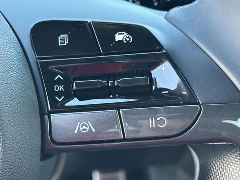 Used 2025 Hyundai Elantra SEL w/ Cargo Package FWD image 22