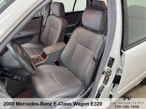 Used 2000 Mercedes-Benz E 320 4MATIC Wagon image 19