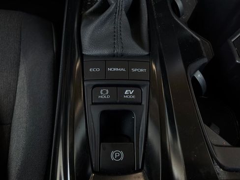 Used 2025 Toyota Camry LE FWD image 22