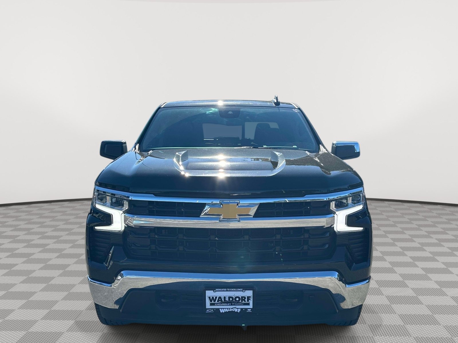 Used 2023 Chevrolet Silverado 1500 LT w/ Z71 Off-Road Package AWD/4WD image 2