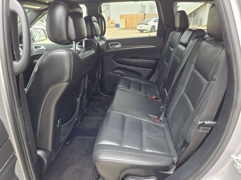 Used 2018 Jeep Grand Cherokee Limited AWD/4WD image 13