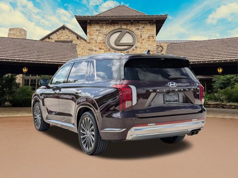 Used 2023 Hyundai Palisade Calligraphy AWD/4WD image 3