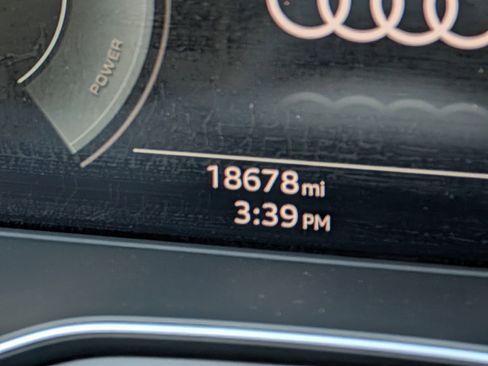 Used 2024 Audi Q5 e Premium Plus w/ Premium Plus Package image 27