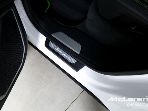 Used 2022 Lamborghini Urus image 20