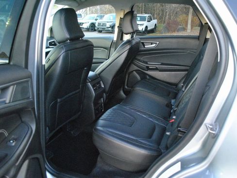 Used 2024 Ford Edge Titanium image 12