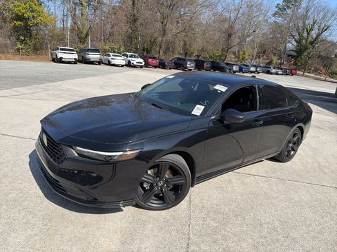 Used 2025 Honda Accord Sport image 4