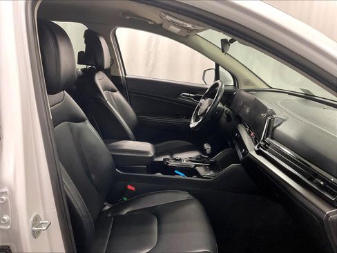 Used 2023 Kia Sportage EX image 11