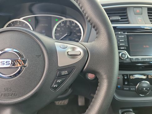 Certified 2018 Nissan Sentra SV FWD image 23