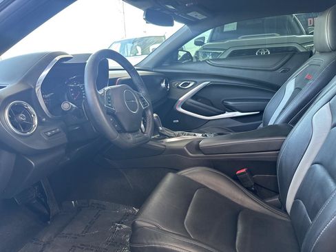 Used 2017 Chevrolet Camaro SS RWD image 4