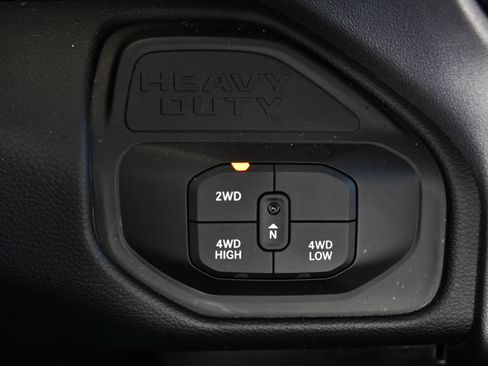 Used 2025 RAM 2500 Big Horn AWD/4WD image 29