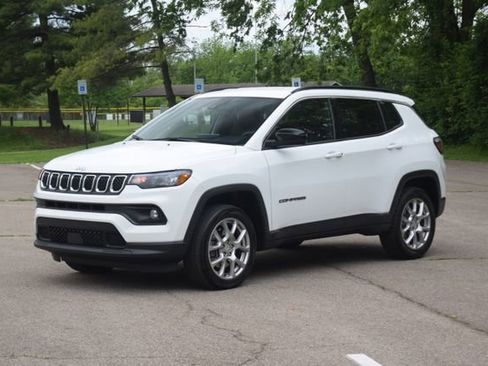 Used 2023 Jeep Compass Latitude AWD/4WD image 21