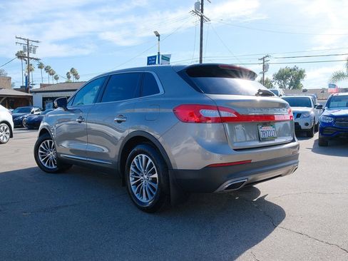 Used 2016 Lincoln MKX Select w/ Select Plus Package FWD image 4