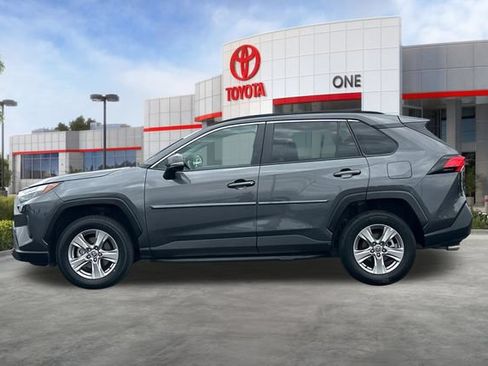 Used 2022 Toyota RAV4 XLE w/ Convenience Package FWD image 9