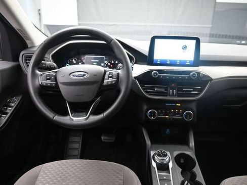 Used 2022 Ford Escape SE w/ SE Sport Appearance Package FWD image 9