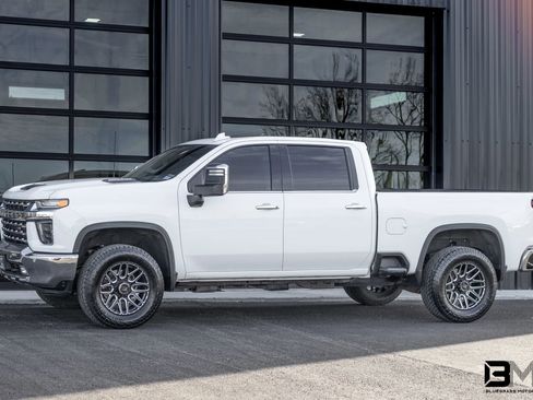 Used 2020 Chevrolet Silverado 2500 LTZ w/ LTZ Premium Package image 3