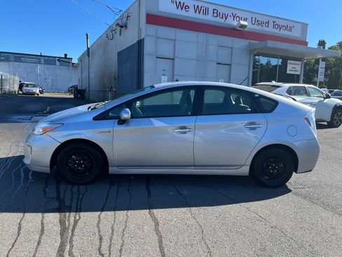 Used 2015 Toyota Prius Three FWD image 7