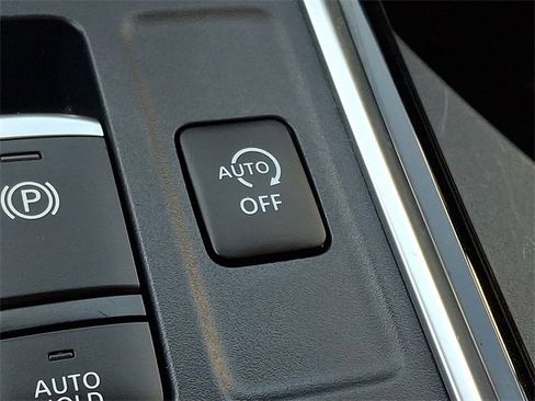 Used 2025 Nissan Pathfinder SV image 25