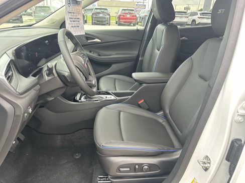 New 2026 Buick Encore GX Sport Touring w/ Comfort Package FWD image 18