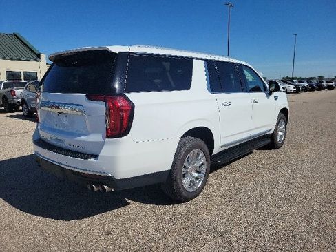 Used 2024 GMC Yukon XL Denali AWD/4WD image 26