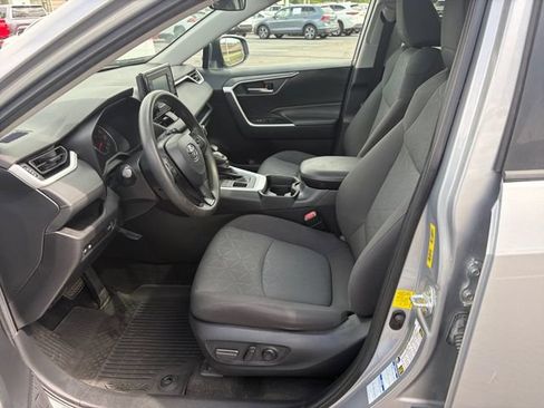 Used 2021 Toyota RAV4 XLE w/ Convenience Package AWD/4WD image 28