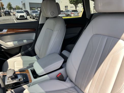 Used 2023 Audi Q5 2.0T Premium w/ Convenience Package AWD/4WD image 16