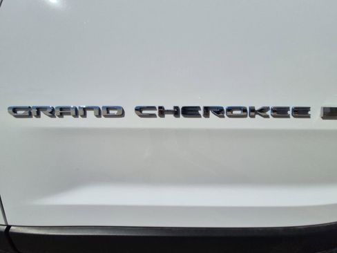 New 2024 Jeep Grand Cherokee Limited 4xe w/ Luxury Tech Group II image 43