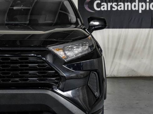 Used 2021 Toyota RAV4 LE FWD image 38