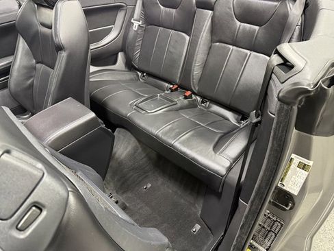 Used 2019 Land Rover Range Rover Evoque SE Dynamic image 14